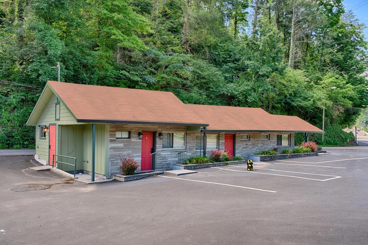 Newly Remodeled Motel In Gatlinburg! Екстериор снимка