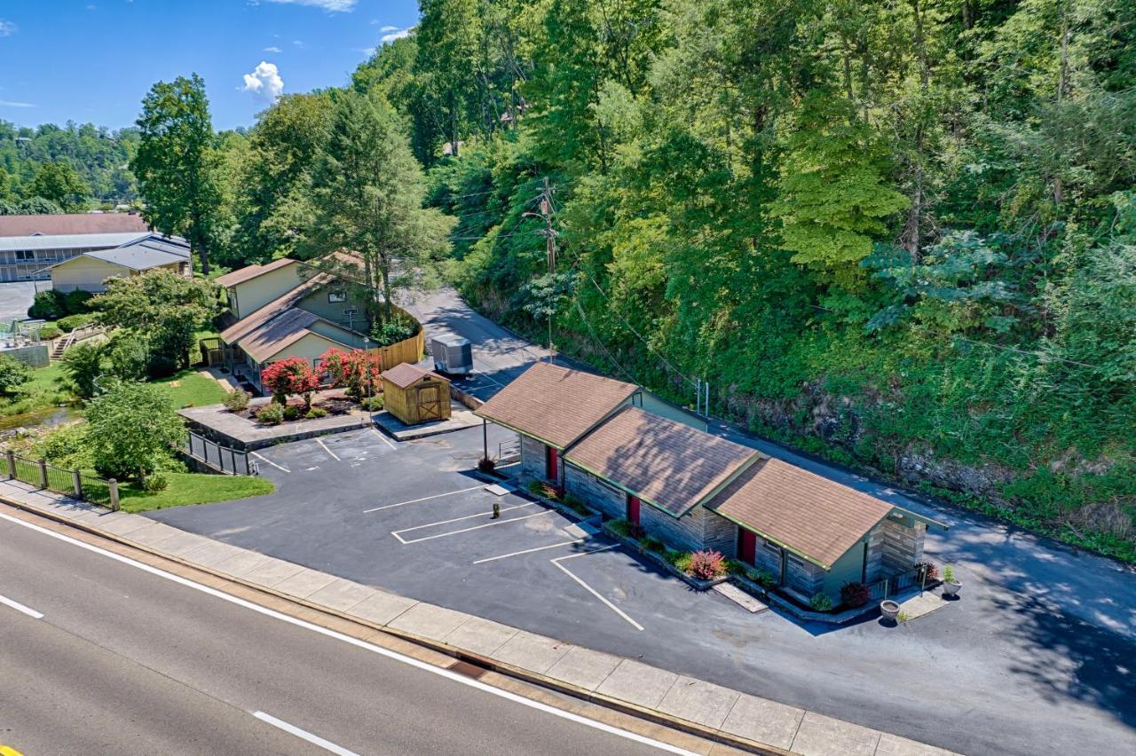 Newly Remodeled Motel In Gatlinburg! Екстериор снимка