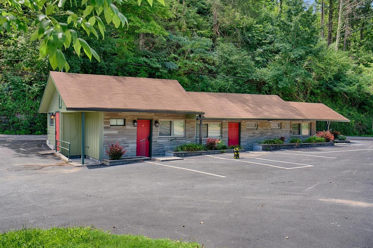 Newly Remodeled Motel In Gatlinburg! Екстериор снимка