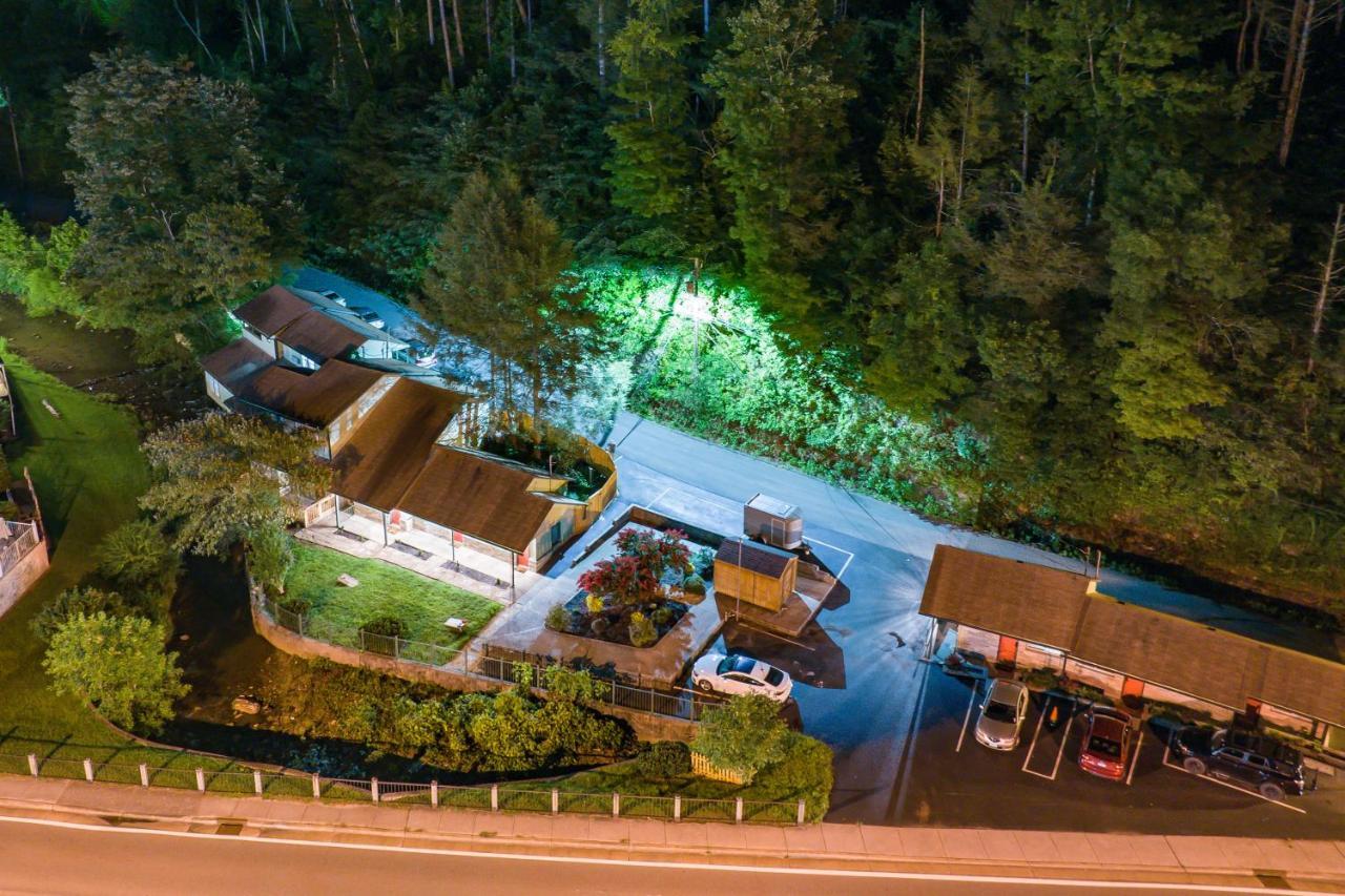 Newly Remodeled Motel In Gatlinburg! Екстериор снимка