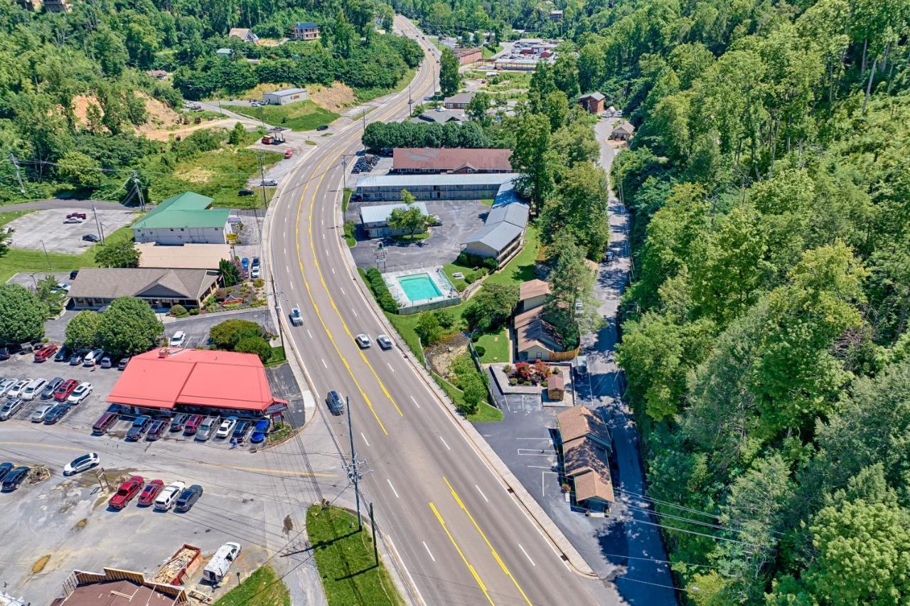 Newly Remodeled Motel In Gatlinburg! Екстериор снимка