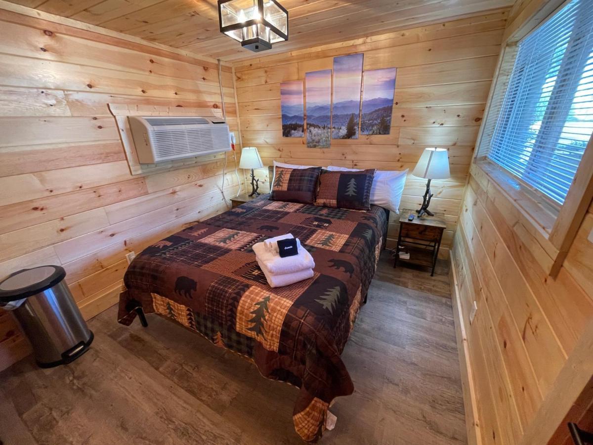 Newly Remodeled Motel In Gatlinburg! Екстериор снимка