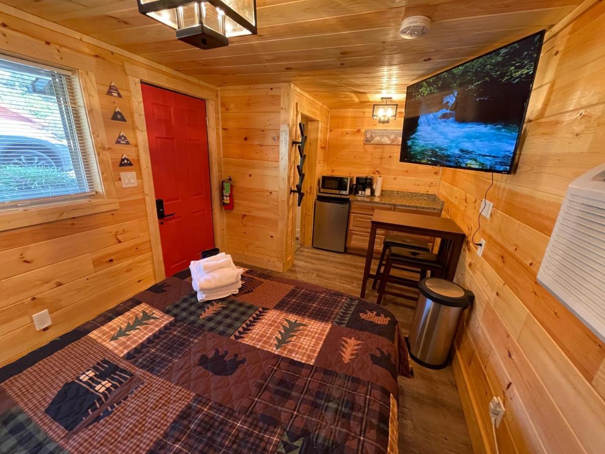 Newly Remodeled Motel In Gatlinburg! Екстериор снимка