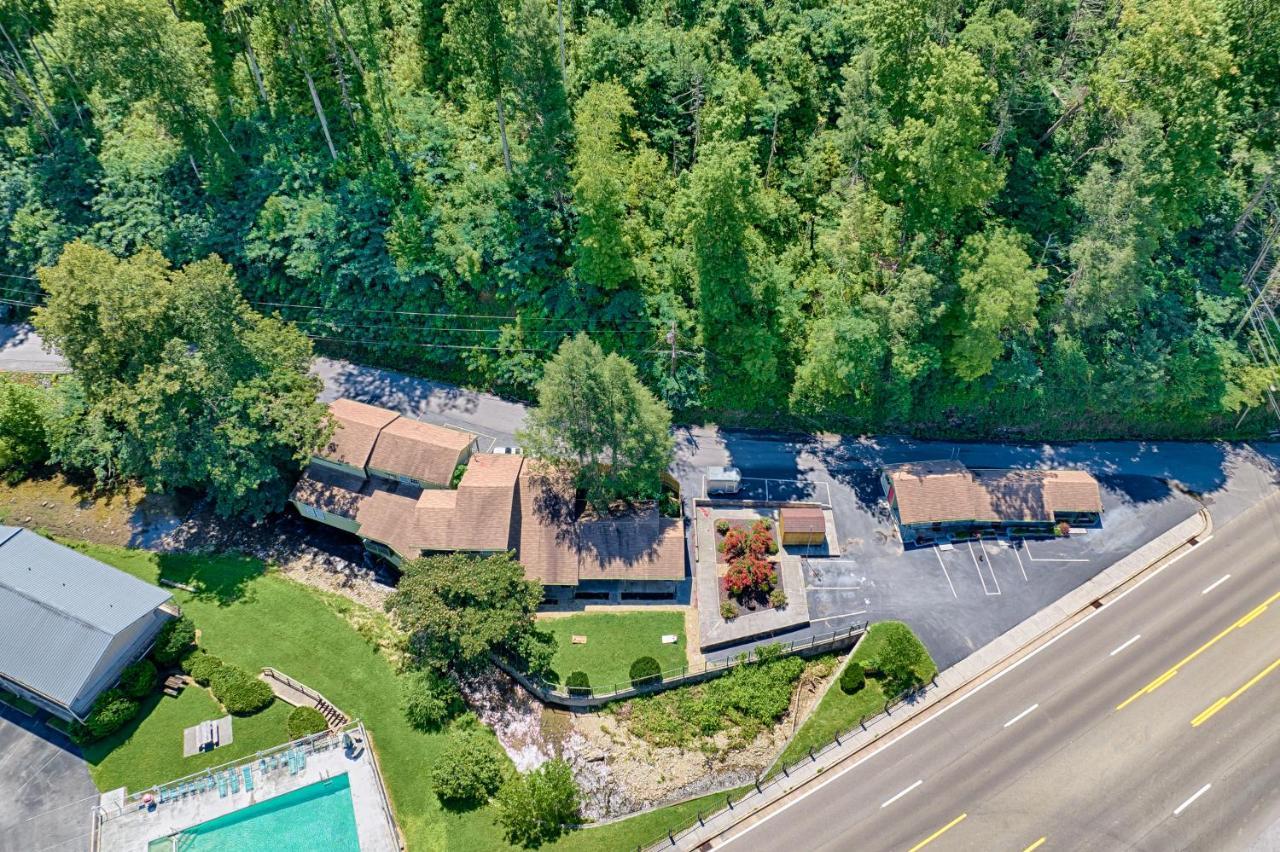 Newly Remodeled Motel In Gatlinburg! Екстериор снимка