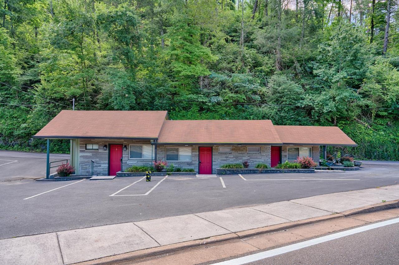 Newly Remodeled Motel In Gatlinburg! Екстериор снимка