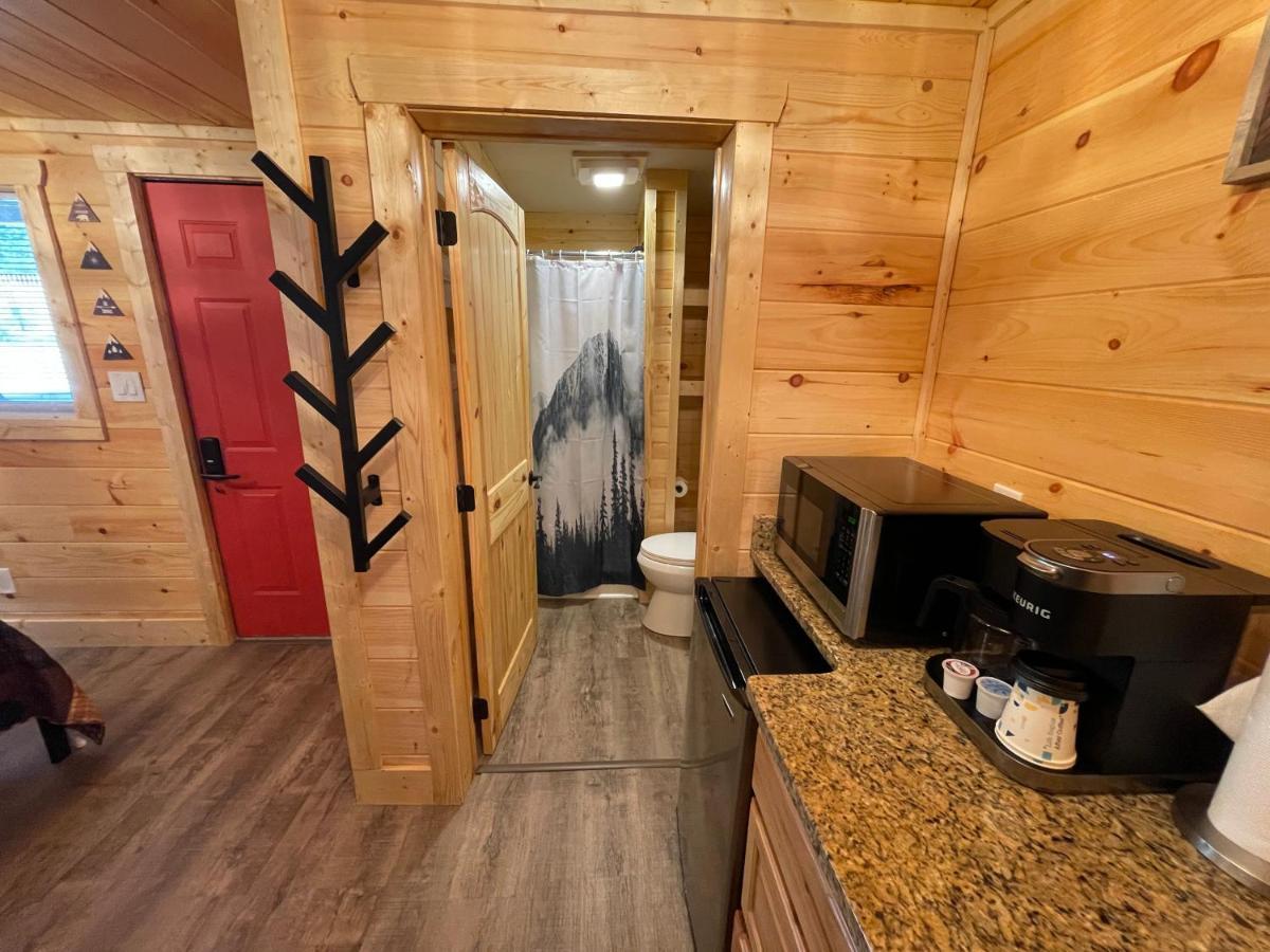 Newly Remodeled Motel In Gatlinburg! Екстериор снимка